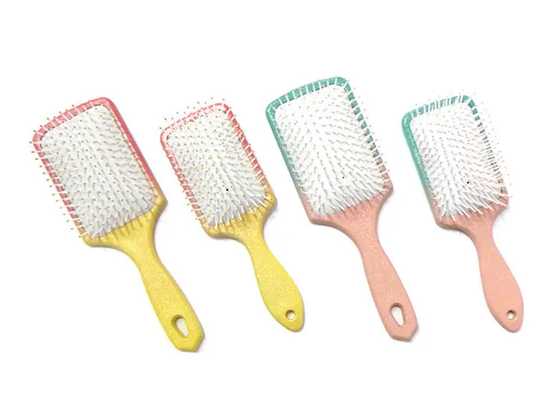Berus Rambut Bulu Plastik Pelurus