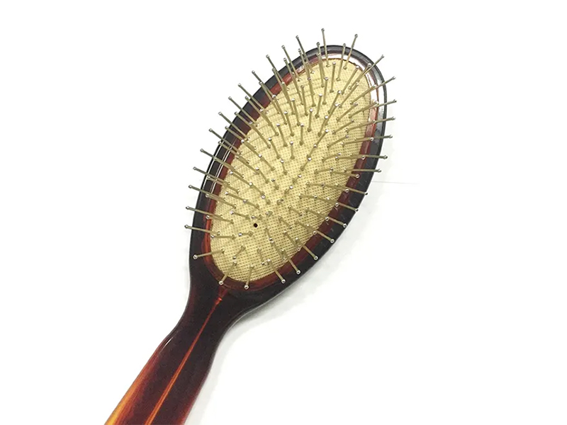 Berus Rambut Urut Kepala Warna Amber