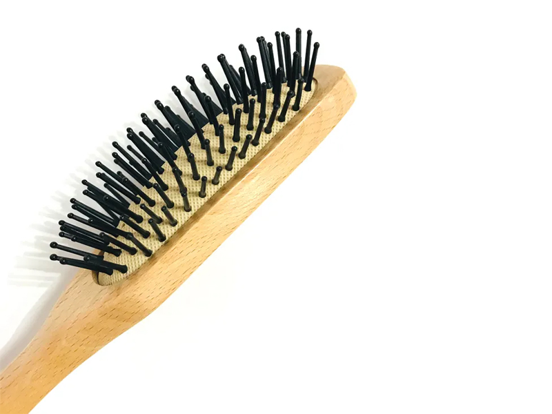Berus Rambut Kusyen Kayu Asli