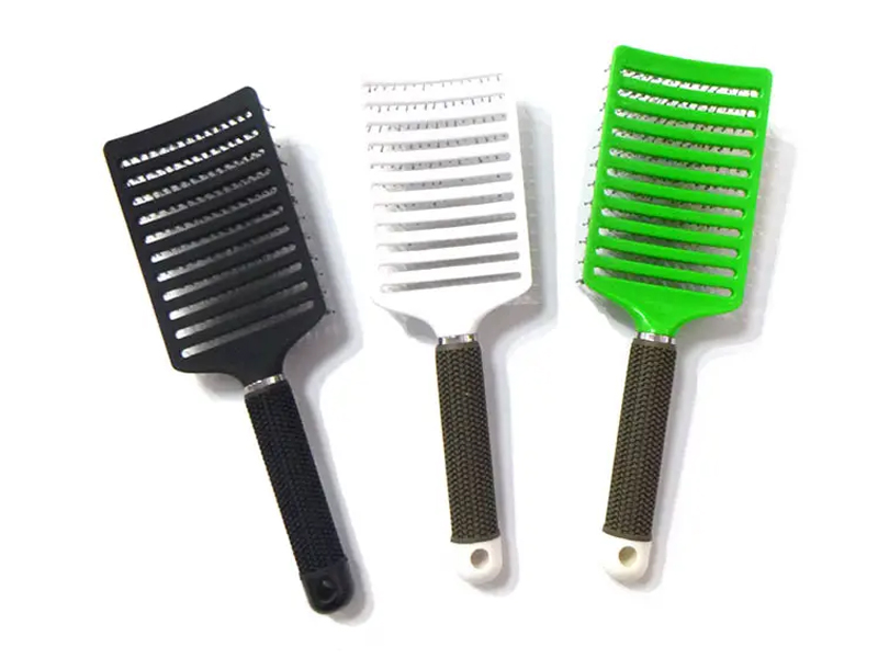 Berus Rambut Penyahkusut Bolong Plastik